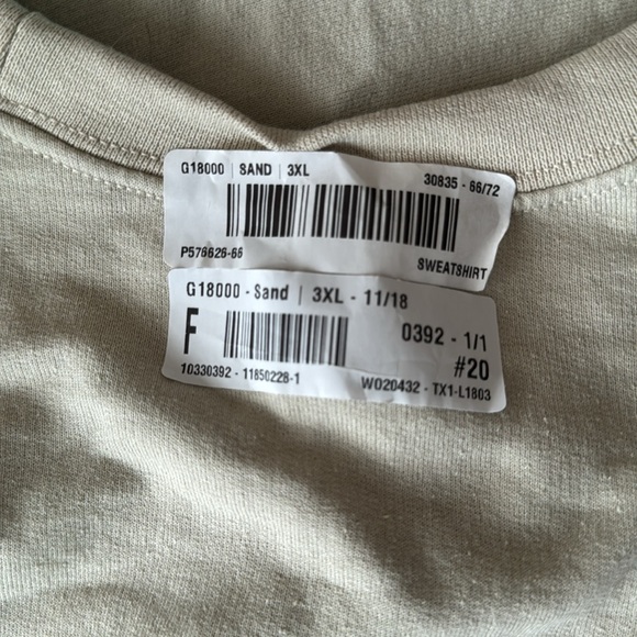 Sheriff crewneck from movie cars. - Picture 2 of 4